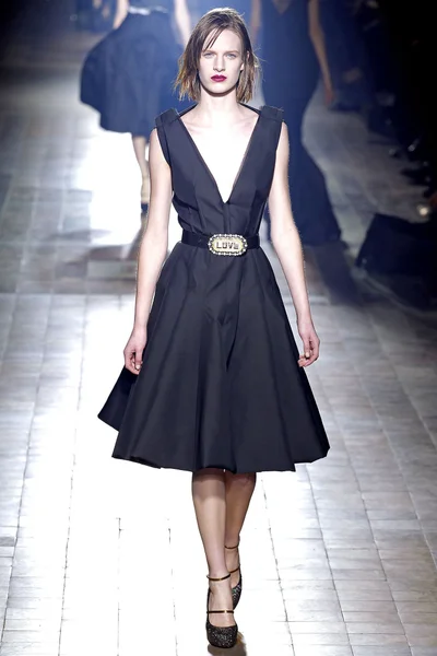 Look 50